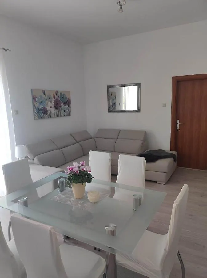 Apartmani M& I Traù